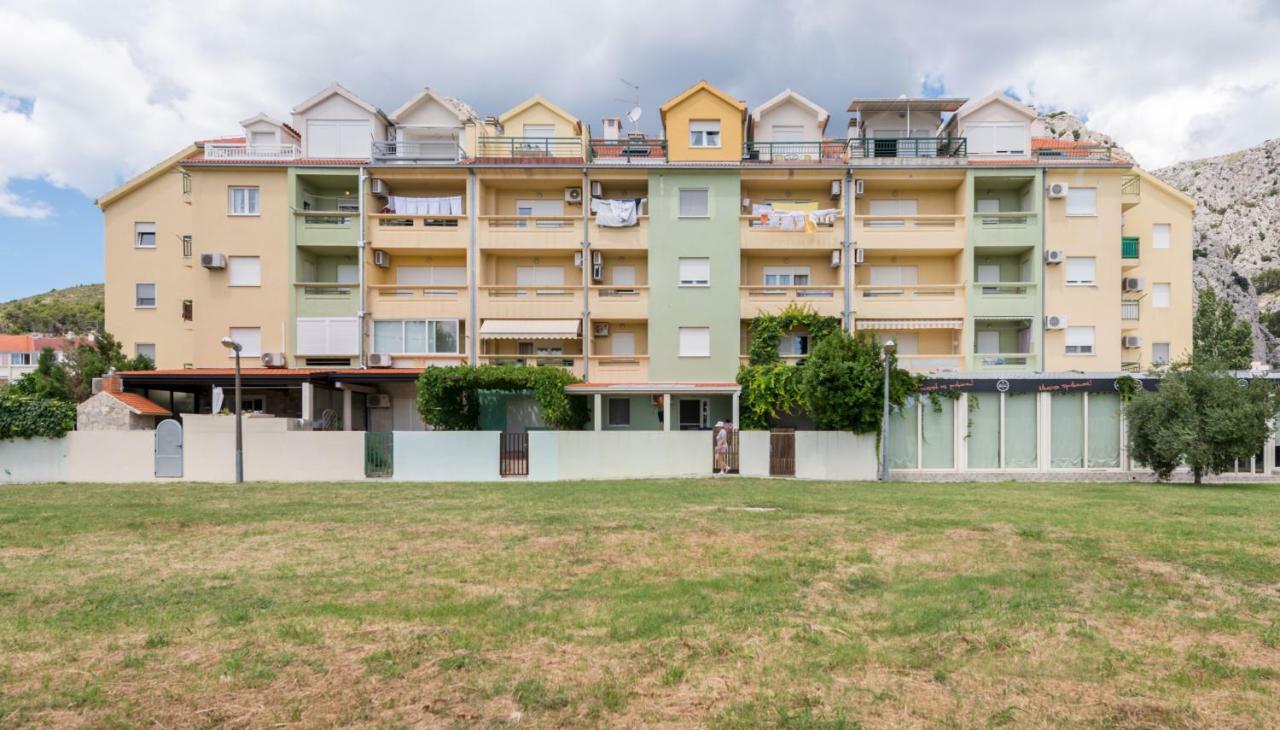 Apartamento Natali Omiš Exterior foto