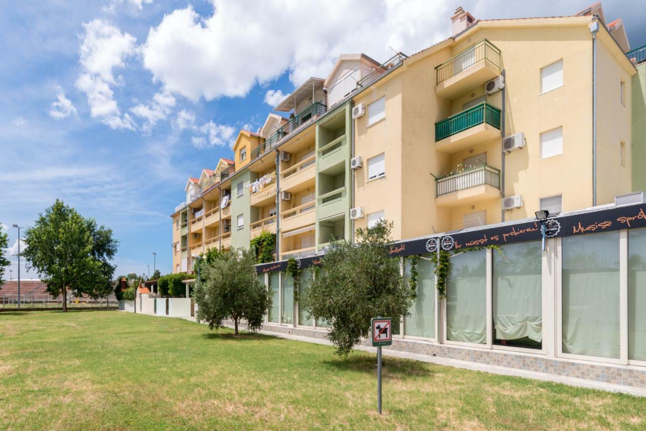 Apartamento Natali Omiš Exterior foto